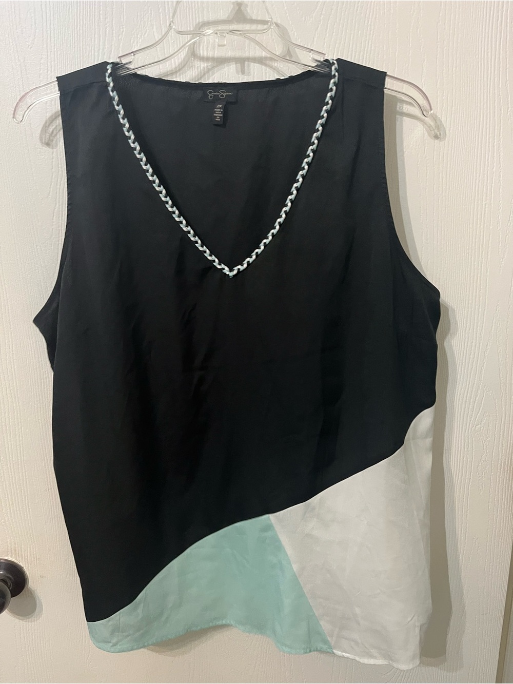 Jessica Simpson Black, White & Mint Colorblock V-Neck Sleeveless Top